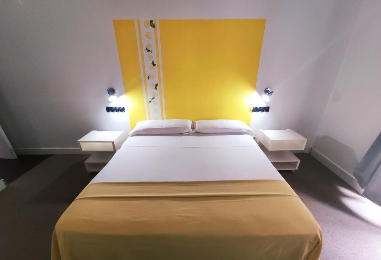 Hostal Santa Ana Colors Madrid Kültér fotó