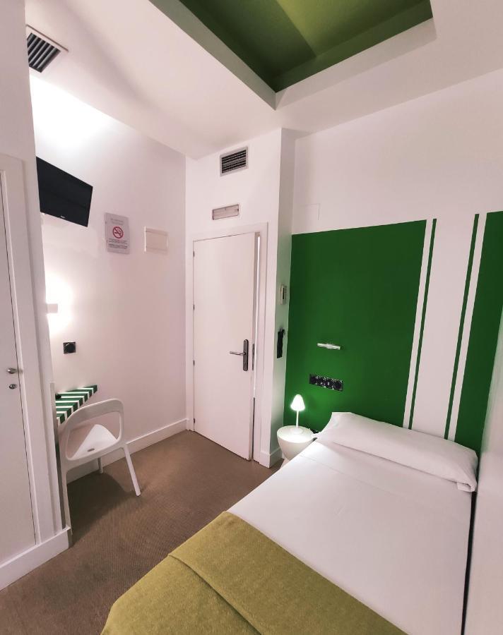 Hostal Santa Ana Colors Madrid Kültér fotó