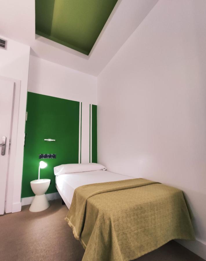 Hostal Santa Ana Colors Madrid Kültér fotó